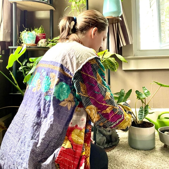 Kantha Bae OG Trench - Picture 9 of 9